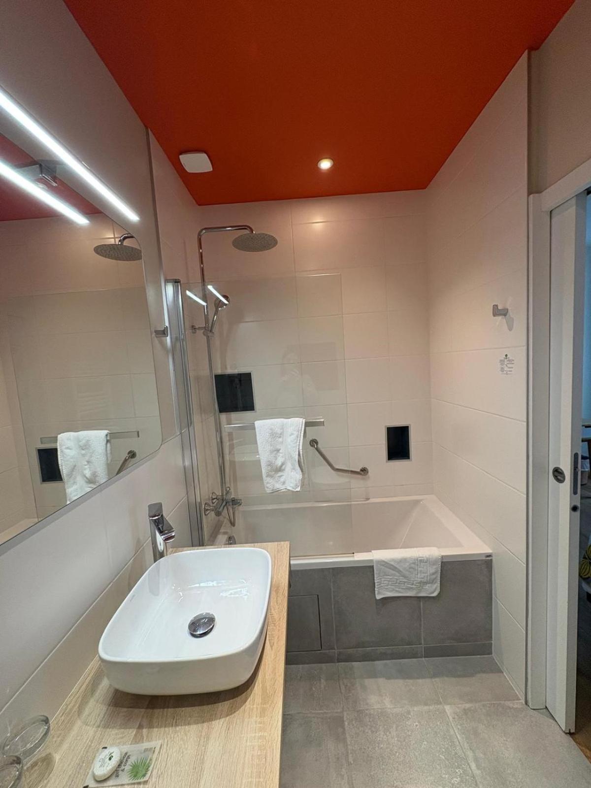 Hotel Moderna Cherbourg-en-Cotentin Bagian luar foto