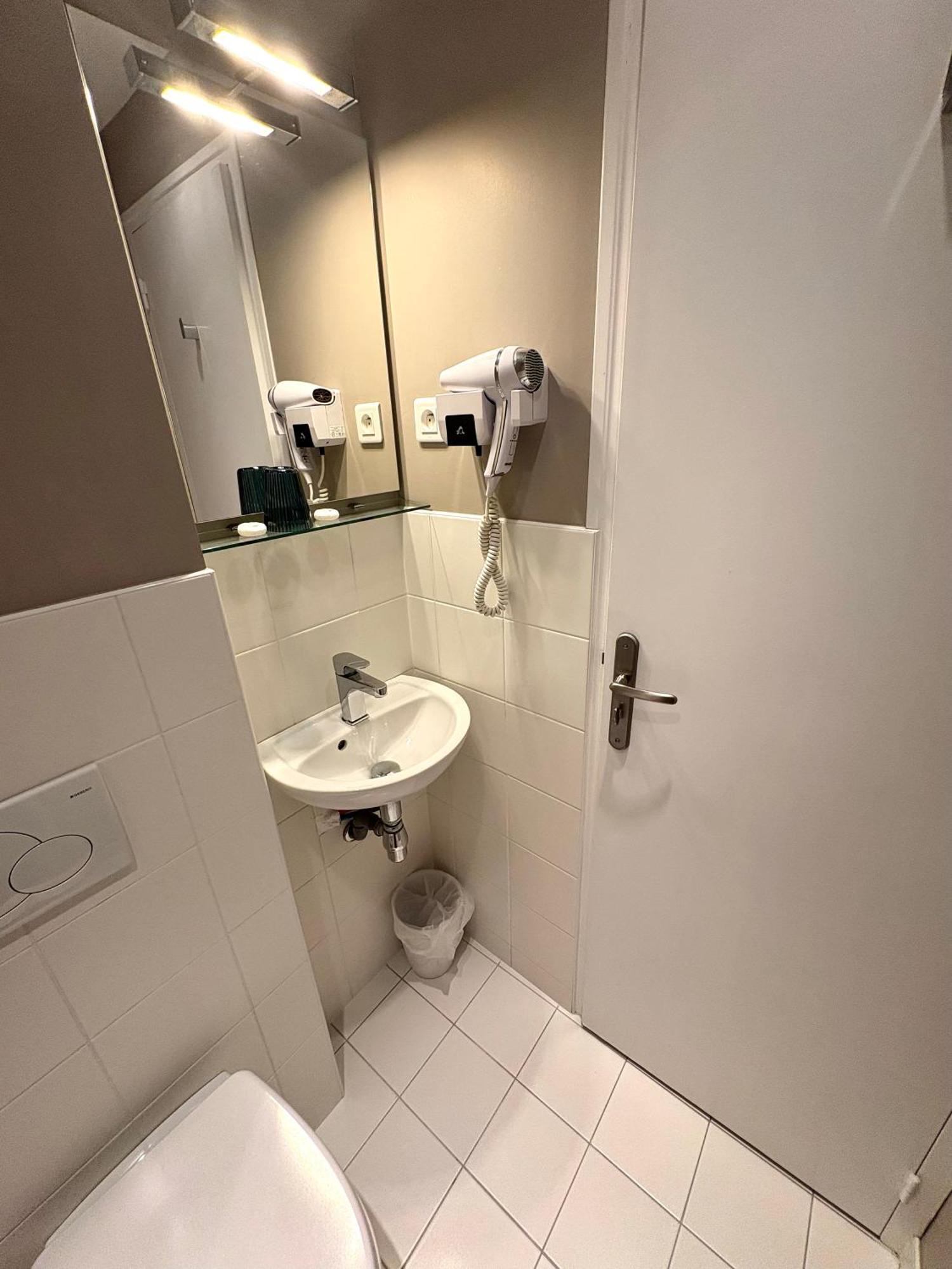 Hotel Moderna Cherbourg-en-Cotentin Bagian luar foto