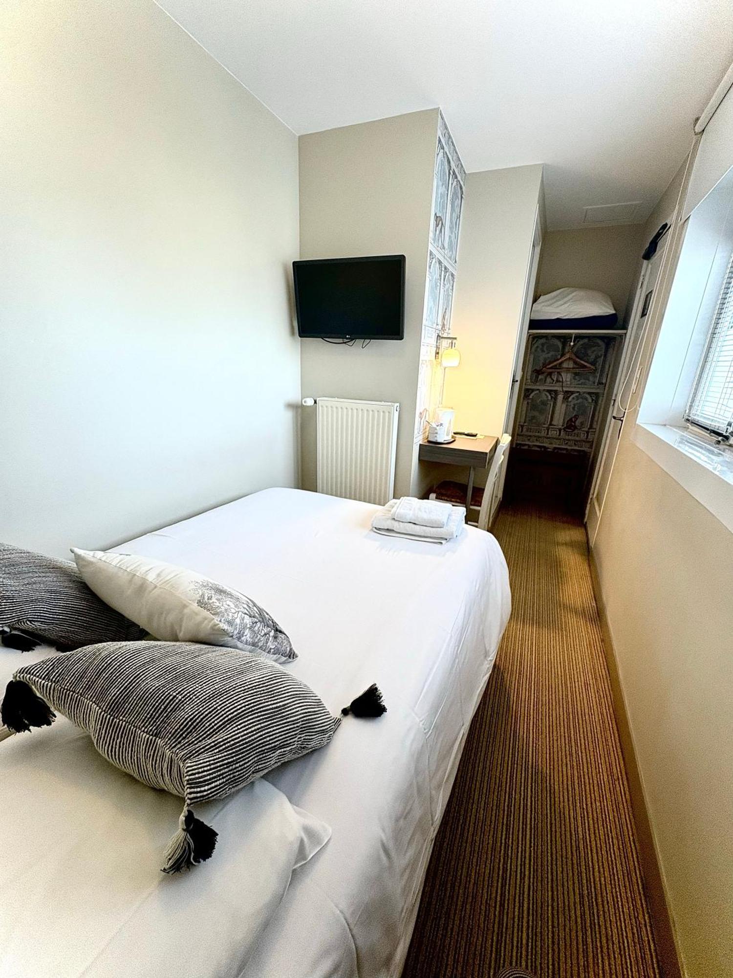 Hotel Moderna Cherbourg-en-Cotentin Bagian luar foto